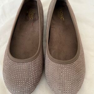 Vionic Spark 359 Willow Ballet Flats Size 9 Taupe Brown Copper Studded